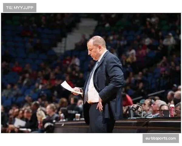 解析NBA教练暂停使用艺术 时机选择与战术布置间的微妙平衡 解析NBA教练暂停使用艺术 时机选择与战术布置间的微妙平衡